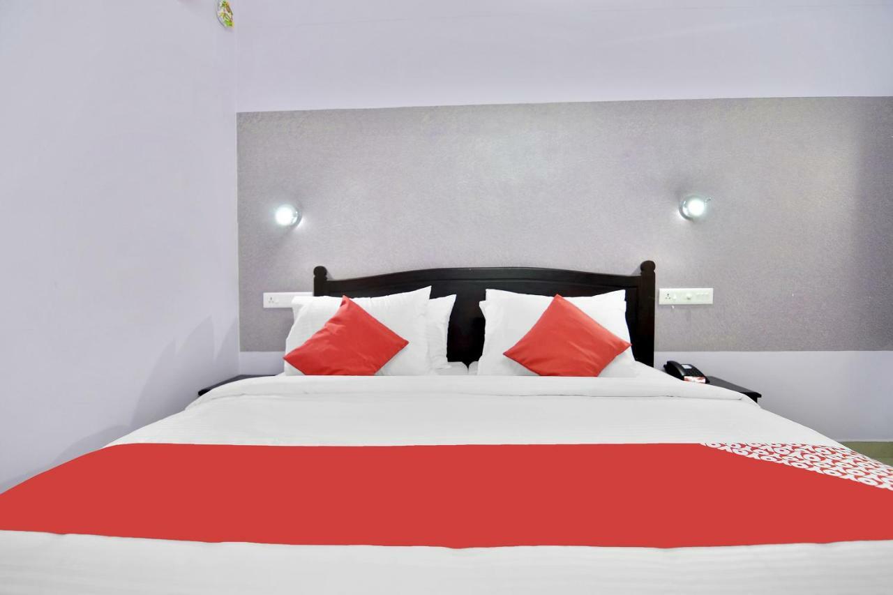 Shanthi Residency Pathanāmthitta Εξωτερικό φωτογραφία