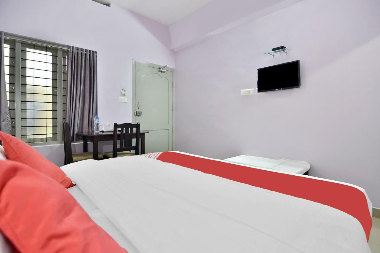 Shanthi Residency Pathanāmthitta Εξωτερικό φωτογραφία