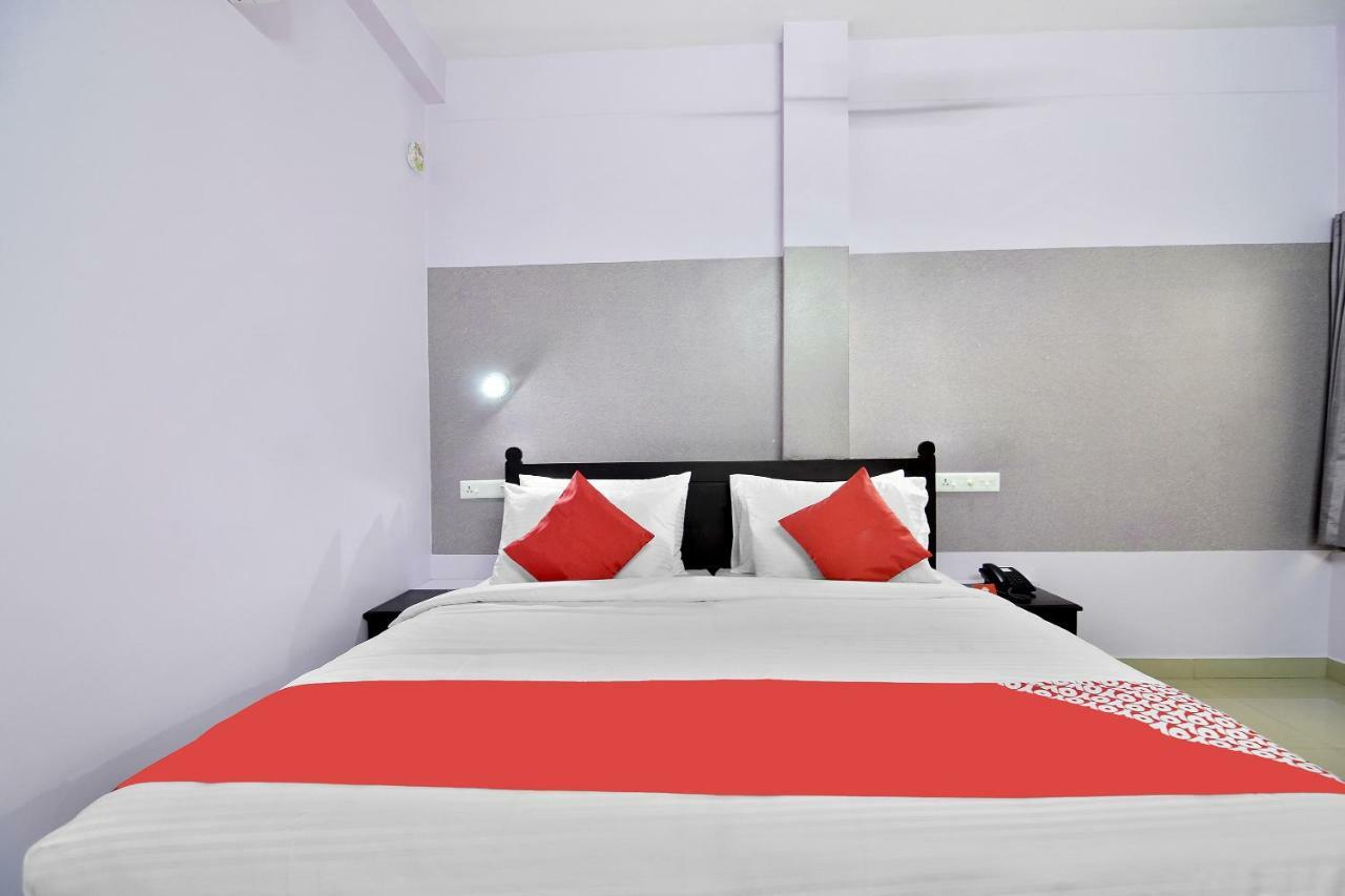 Shanthi Residency Pathanāmthitta Εξωτερικό φωτογραφία